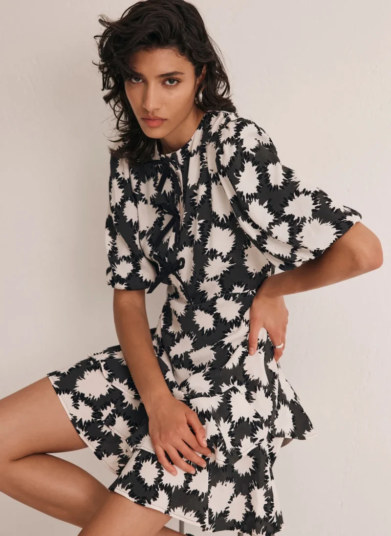 black abstract print casual mini dress