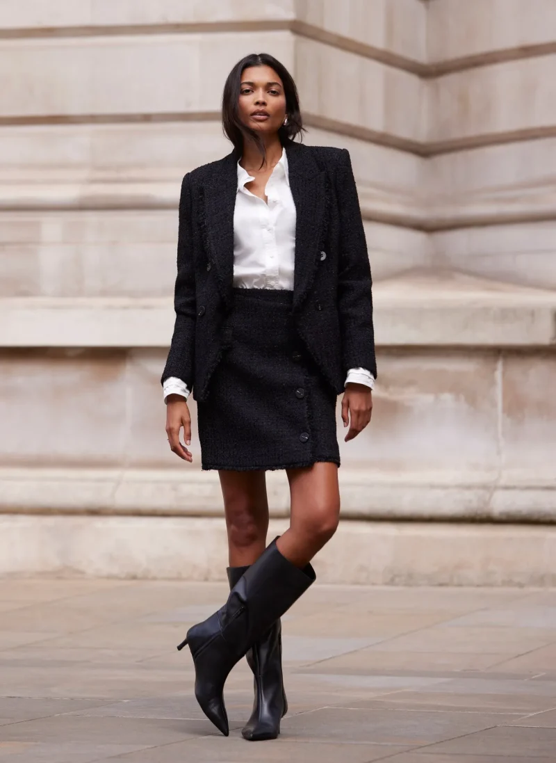 black boucle mini skirt chic stylish