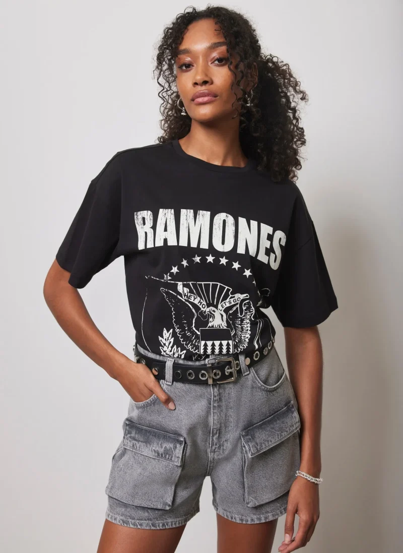 black ramones graphic tee for men