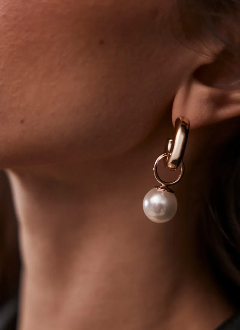 gold pearl stud earrings